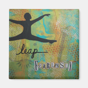 "Hoppa Fearlessly" konstmagneten vid Nancy Lefko Magnet