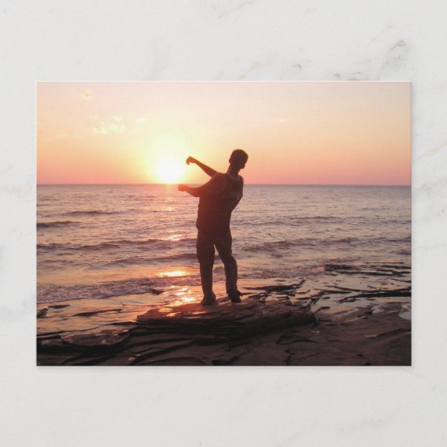 Hoppa över Sten i solnedgången Vykort (Framsida)