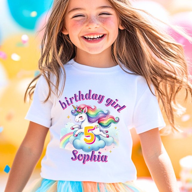 Hoppande fantasien enhörning magiska flickors föde t shirt (Skapare uppladdad)