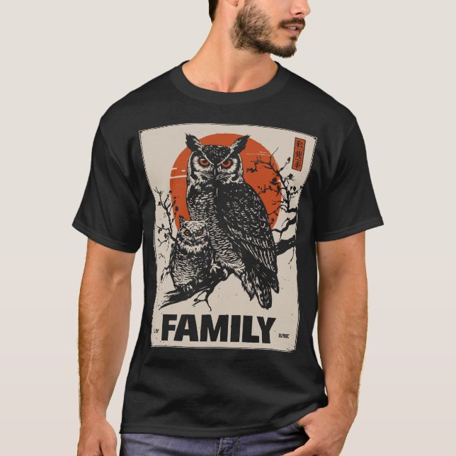 Horned Uggla och Owlet - vaktfull Vild Familj T Shirt (Framsida)