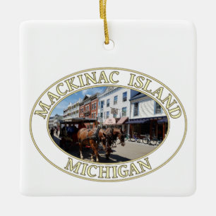 Horse and Carriage in Downtown Mackinac Island, MI Julgransprydnad Keramik