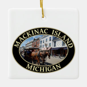 Horse and Carriage in Downtown Mackinac Island, MI Julgransprydnad Keramik