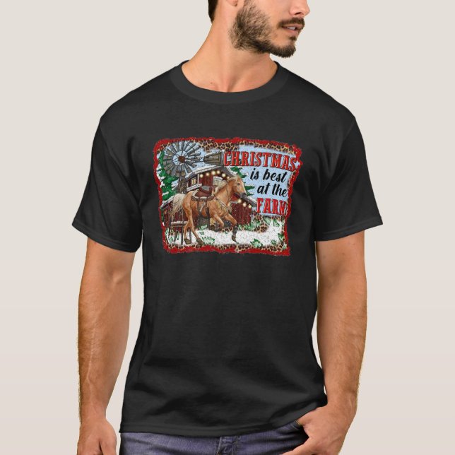 Horse barn Christmas Is Best At The Farm Cowgirl H T Shirt (Framsida)