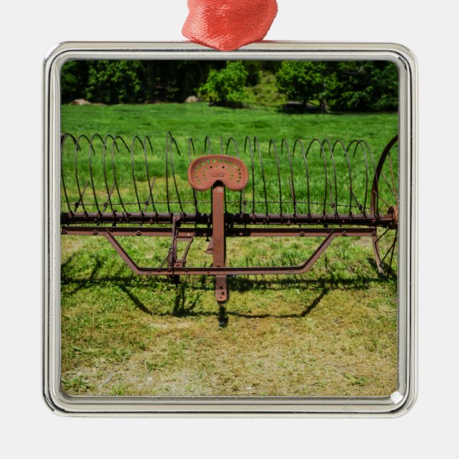 Horse Drawn Hay Rake Julgransprydnad Metall (Framsidan)