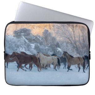 Horse Drive in Winter on Hideout Ranch Laptop Fodral