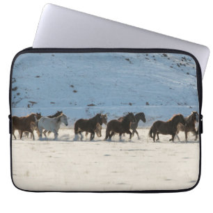 Horse Drive in Winter on Hideout Ranch Laptop Fodral