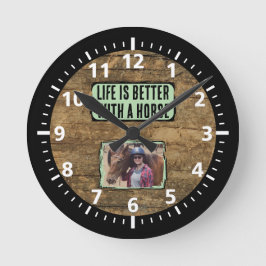 Horse lover 1, fotosvart grönt, rustik rund klocka
