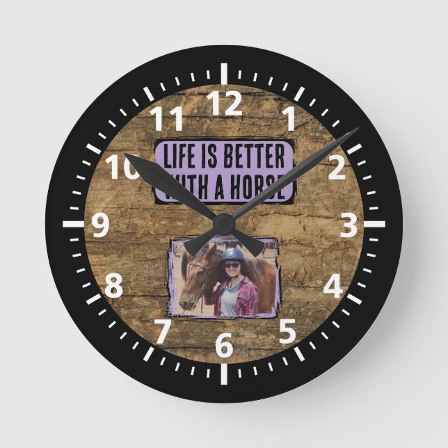 Horse Lover 1 fotosvart lila, rustik Rund Klocka (Framsida)