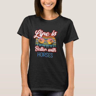 Horse Retro Sunset Life är bättre med hästar! T Shirt