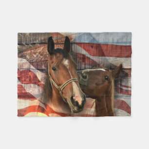 Horse Rustic Barn American Flagga Fleecefilt