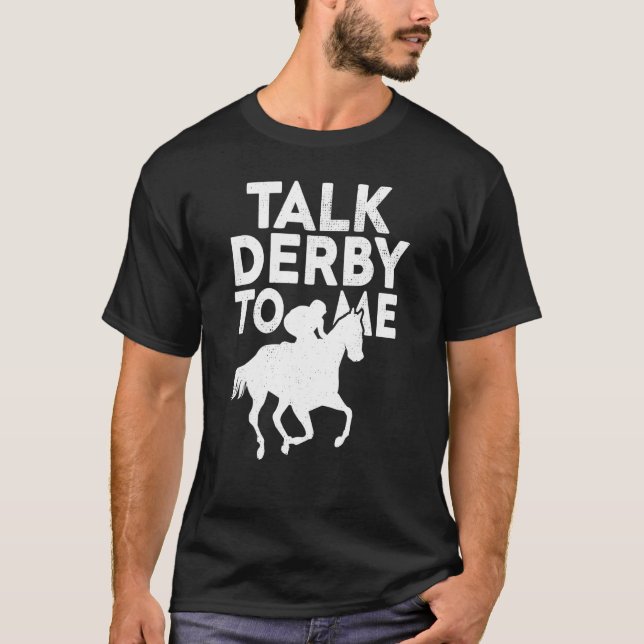Horse Tävla Derby Tävling Owner pratar med mig om  T Shirt (Framsida)