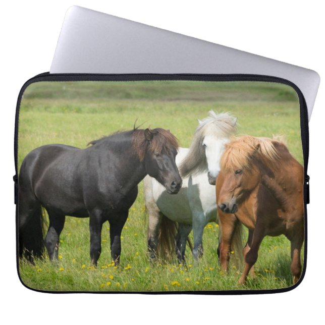 Horses on the Ranch, South Iceland Laptop Fodral (Framsidan)