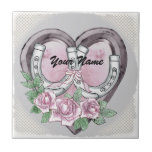 Horseshoe Hearts bröllop Kakelplatta<br><div class="desc">Horseshoe Hearts bröllop-plattan, t-shirt, Bröllop-kläder, Bröllop t-shirts, bröllopsgåvor av ArtMuvz Illustration. Matchning av Anpassade Bröllop möhippa, mottagning, middagsutrustning för repetition.Har ett vattenfärgshjärta med ro och två hästskor som är bundna med band. Fira kärlek i stil med vår bröllop-design, Perfekt för bruden, brudgummen, bröllopsfesten och gästerna. Du kan anpassa dig med...</div>