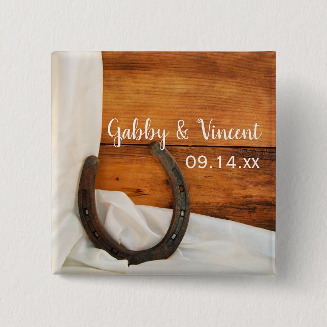 Horseshoe och White Satin Land Barn Bröllop Knapp (Framsida)