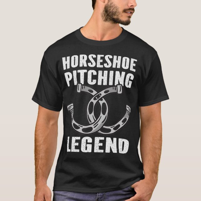 Horseshoe Pitching Legend Horseshoe Throwing T Shirt (Framsida)