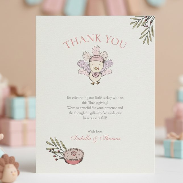 Höst Babyflicka Liten Kalkon Tacksamhetskort Inbjudningar (Fall Little Turkey Thank You Cards. Cute Gingham Feathers Thankful Baby Shower or Thanksgiving Cards)