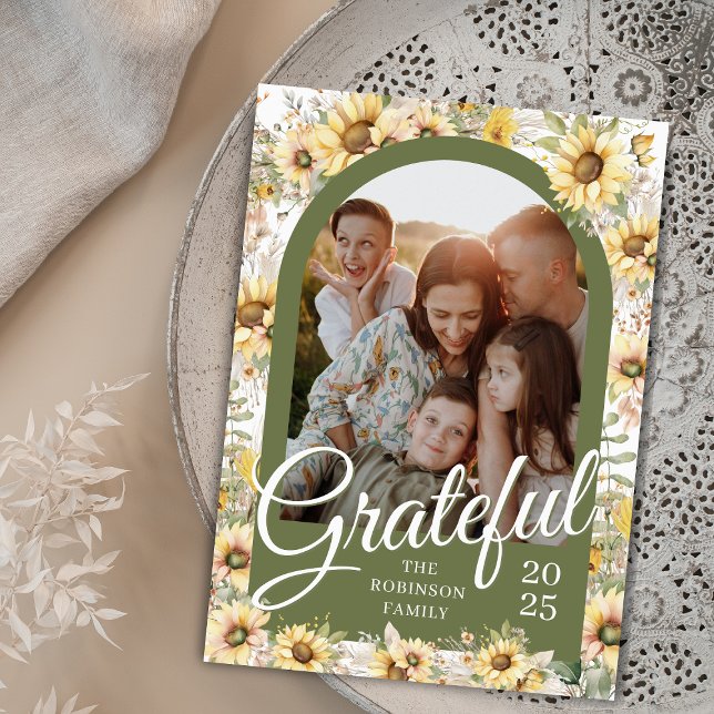Höst Fall Båge Jord Tonaliteter Tacksam Tacksgivin Julkort (elegant grateful happy thanksgiving card with arch family photo, name and year on front back message)