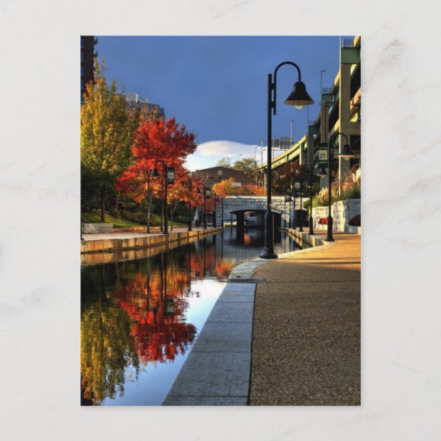 Höst färger längs kanalen vykort (Framsida)