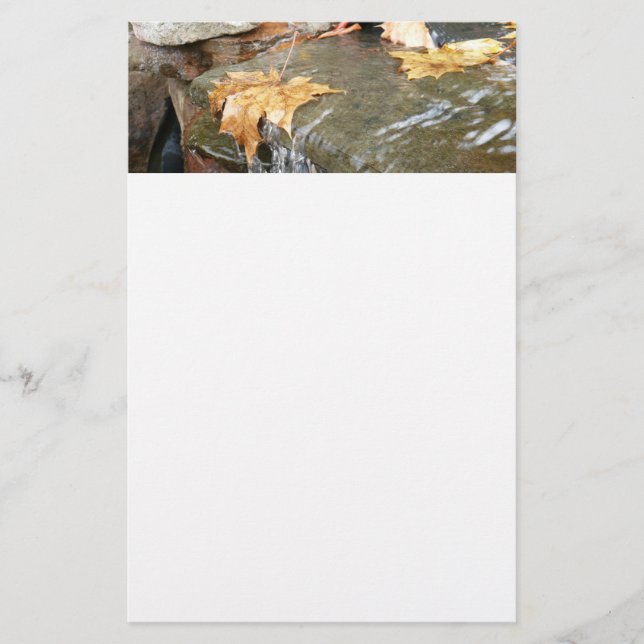 Höst löv i vattenfall II Höstfoto Brevpapper (Framsida)