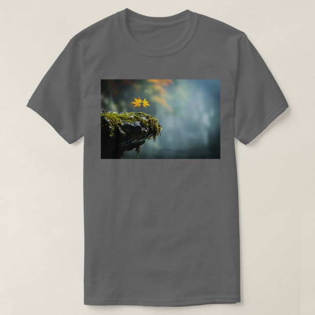 Höst löv om Mossy Sten Cliff Kant Copy T Shirt (Design framsida)