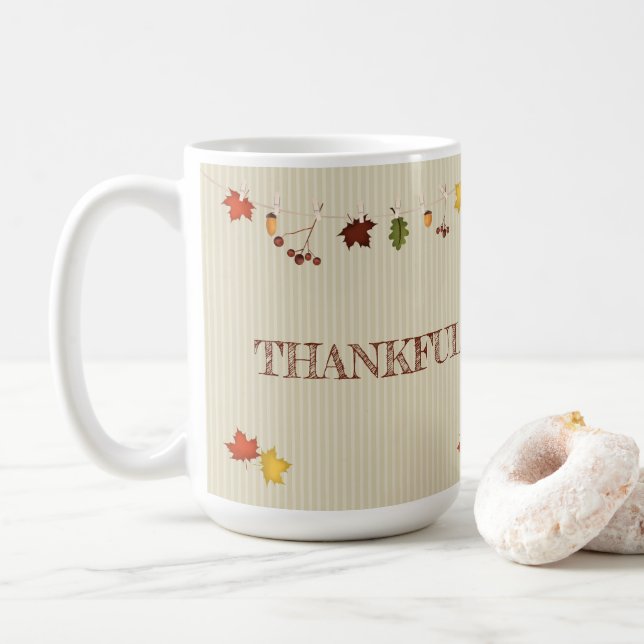 Höst löv på Clothesline Kaffemugg (Med munk)
