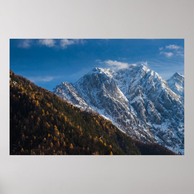 Höst och vinter vid snöberg poster (Framsidan)