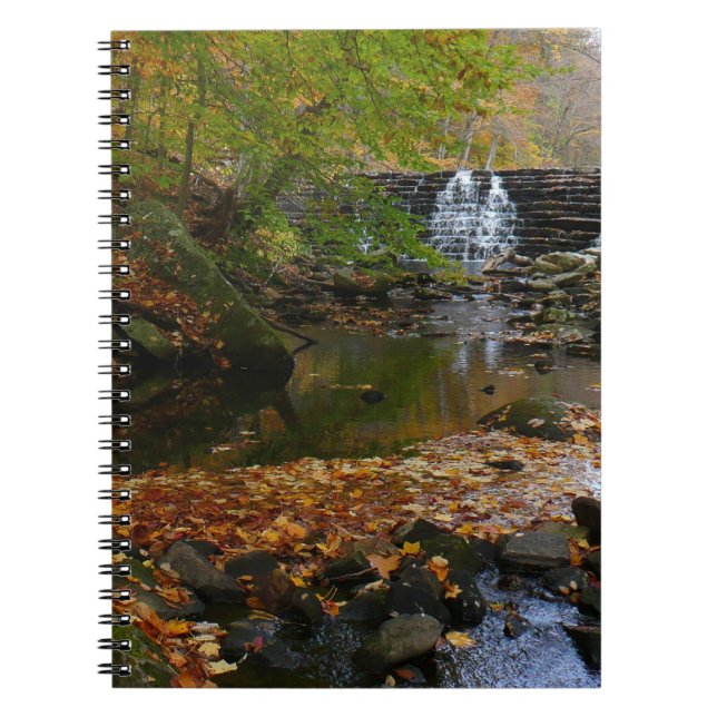 Höst vattenfall och bäck Pennsylvania natur Anteckningsbok Med Spiral (Framsidan)