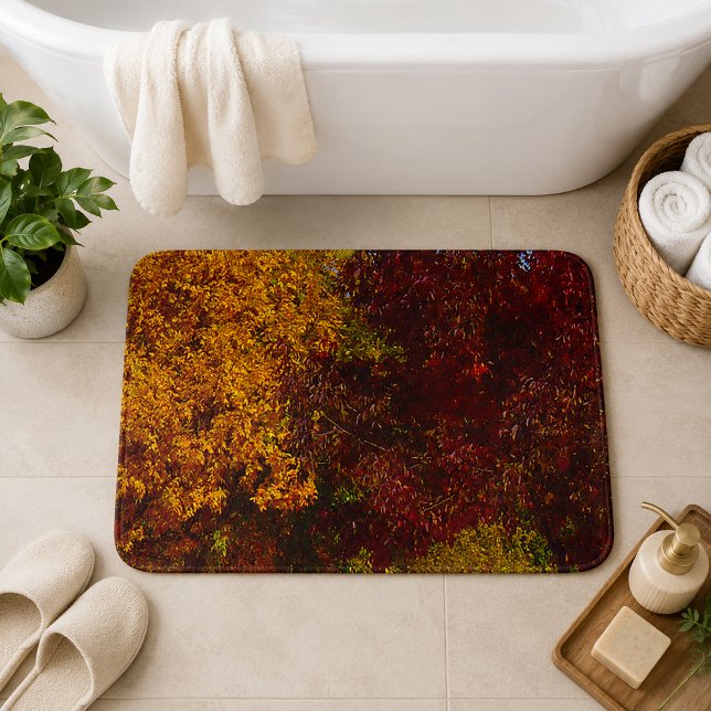 Höstblad av gult och purpur badrumsmatta (Autumn Leaves of Yellow and Purple Bath Mat)
