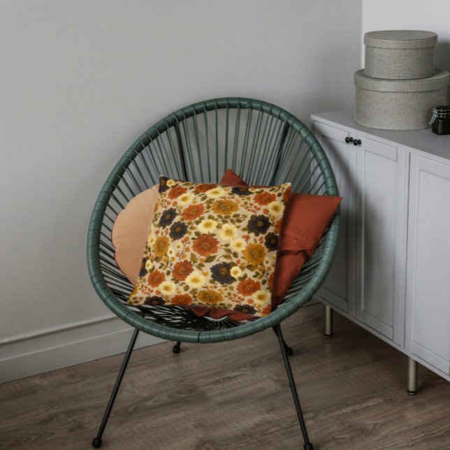 Höstblommor - Farmhouse Boho Kudde (Bring the warmth of autumn indoors with this charming floral pillow. Perfect accent for a farmhouse.)