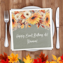 Höstblommor på salviegröna födelsedagsservetter