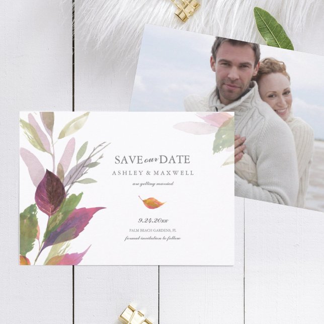 Höstbröllop Lila blad Foto Spara datumet (Save the date card autumn leaves and couples photo)