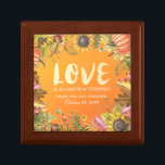 Hösten Fall Maple Löv Pumpkin Möhippa Gi Minnesask<br><div class="desc">Modern Bröllop Gift Box-mallar - Elegant Script och höstbild Höst löv Pumpkin Solros Watercolor-Blommigt på Orange Gradient Background. En Perfekt för din stora dag. Alla textstorlekar i stil,  färg,  kan ändras för att passa dina behov!</div>