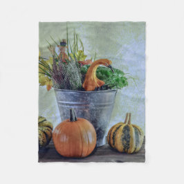 Hösten lever fortfarande med pumpor, blommor fleecefilt