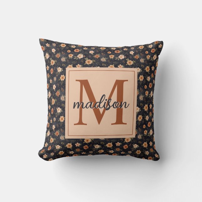 Hösten Mörk Moody Terracotta Blommigt Monogram Nam Kudde (Framsida)