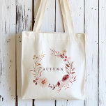 Hösten Romantik Blommigt, utandning Anpassa till b Tygkasse<br><div class="desc">Den här personligen har en vattenfärgad blomkrans av dahlia,  trädgården ro,  peony och vallmo i burgundrött,  maron,   rosa över höst löv. Om du vill ha en mer avancerad anpassning av den här designen klickar du på BLUE DESIGN VERKTYG. Matchande objekt är också tillgängliga.</div>