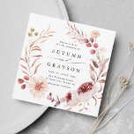 Hösten Romantik Blommigt Wandeans Bröllop Square Inbjudningar<br><div class="desc">Den här bröllopsinbjudan innehåller en vattenfärgsblomkrans av dahlia,  trädgården ro,  peony och vallmo i burgundrött,  maron,   rosa över höst löv. Om du vill ha en mer avancerad anpassning av den här designen klickar du på BLUE DESIGN VERKTYG. Matchande objekt är också tillgängliga.</div>