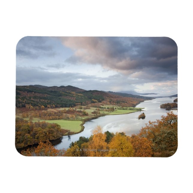 Hösten träd och Loch Faskally, Pitlochry Magnet (Horisontell)