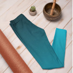 Hösten Trend Färg Vivid Cyan Ombre Leggings<br><div class="desc">Snyggt Vivid Cyan subtle Mbre-legeringar från hösten och vintern 2023/24 trend färg-samlingen erbjuder tidlös charm. Dessa Ombre Cyan Leggings har en övertoning som tonas från mörk överst till ljusare/ljusare färg vid ben. De här lagren är ett underbart sätt att lägga till en popo av färg i din fallgarderob. De är...</div>