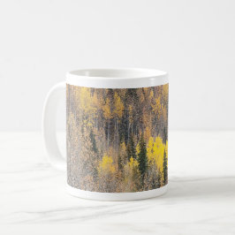 Höstens naturscen med varma toner kaffemugg