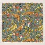 Höstfoxar på grönten gräs sjal<br><div class="desc">Hand-målad skogsfauna och flora- räv,  löv,  svamp och bär</div>