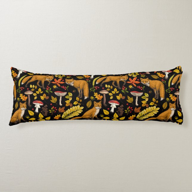 Höstfoxar på svart kroppskudde (Framsidan)