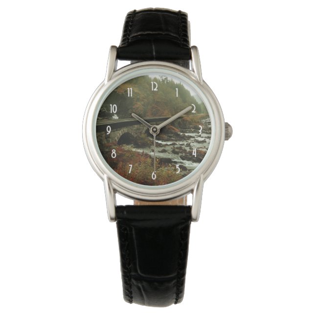 Höstlandskap Skog och flod Armbandsur (Framsida)