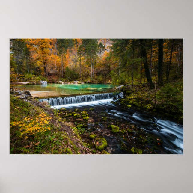 Höstlig vattenfallsscen vid Kamniška Bistrica, Slo Poster (Framsidan)