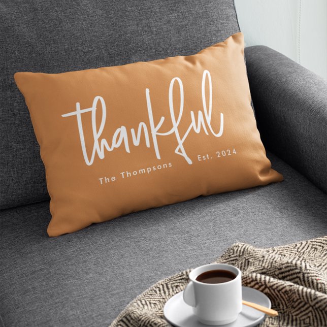 HöstOrange för höstsäsong för anpassningsbar - Tha Lumbarkudde (Thankful orange thanksgiving family autumn throw pillow)