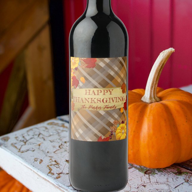 Höstpumpor och löv på rutig Thanksgiving Vinflaska Etikett (Skapare uppladdad)