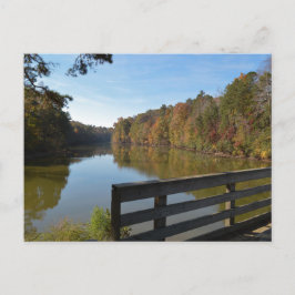 Höstreflexioner om Sjö vid Rustic Wooden Bridge Vykort