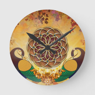 HöstSerenademandalaen av de två påfåglarna tar tid Rund Klocka