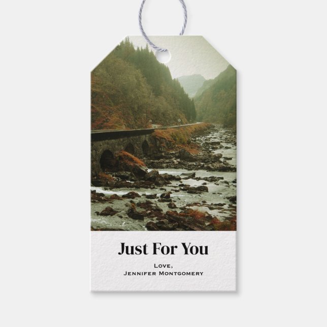 Höstskog och flodlandskap presentetikett (Framsidan)