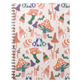 Höstsvampar, färgrik sömlös design. anteckningsbok