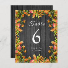 Höstvågsfärgblommor på Rustic Wood